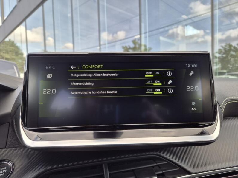 
								Peugeot 208 GT PANO 130 PK full									