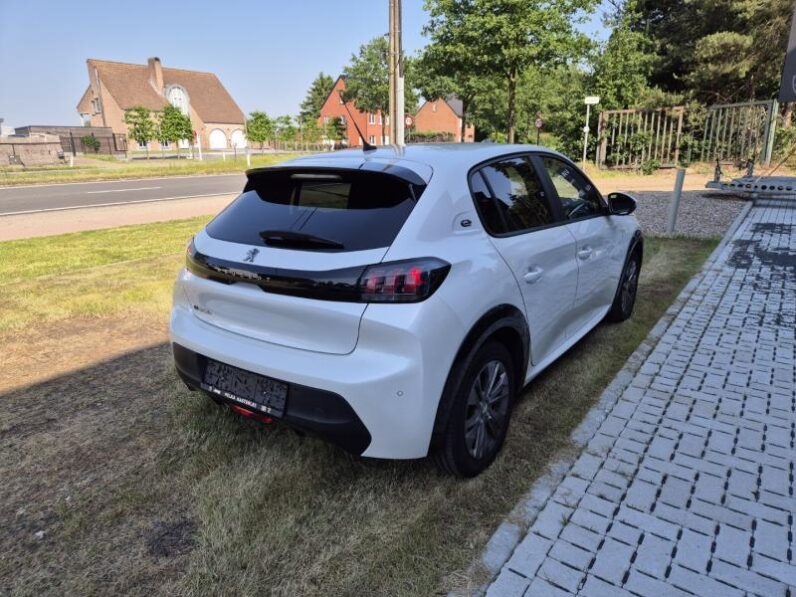 
								Peugeot 208 STYLE full									