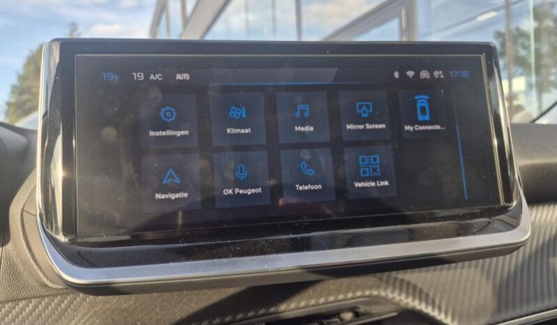 
								Peugeot 208 ALLURE full									