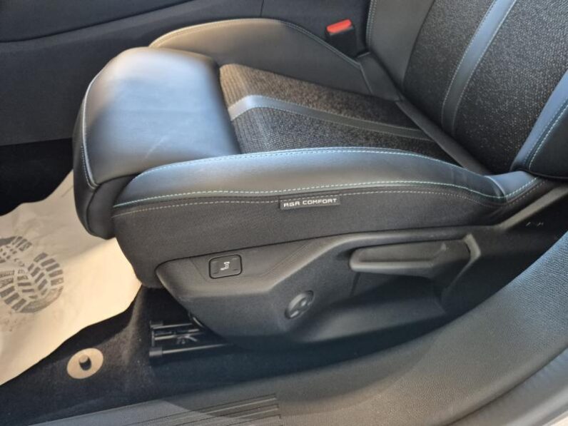 
								Peugeot 308 ALLURE full									