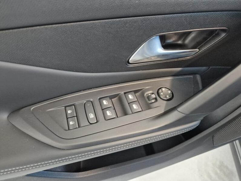 
								Peugeot 408 ALLURE full									