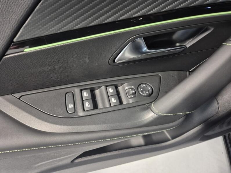 
								Peugeot 2008 GT ALCANTARA full									