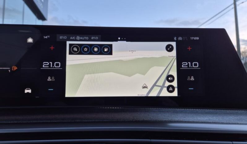 
								Peugeot 3008 GT full									