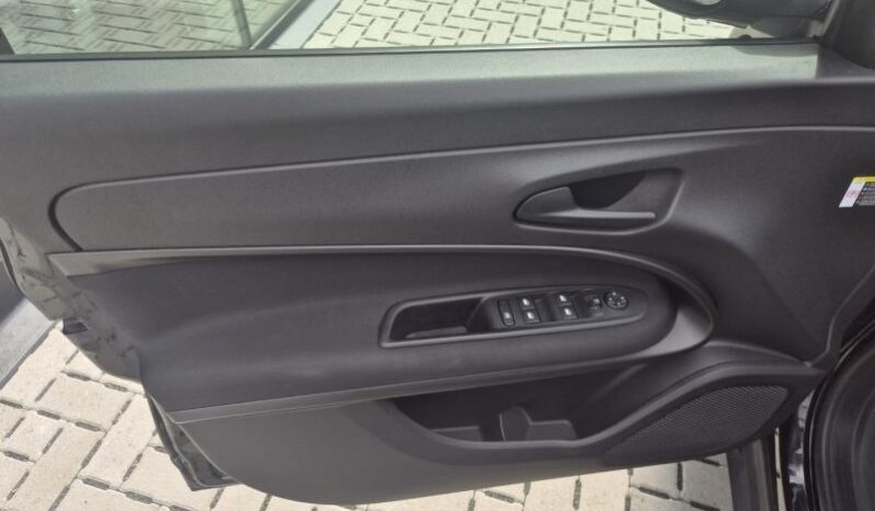 
								Fiat 600 MHEV full									