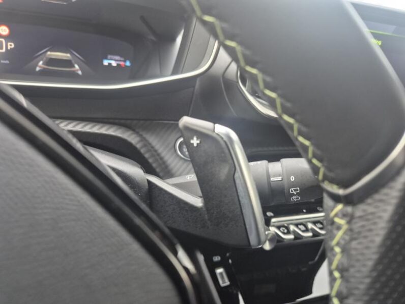 
								Peugeot 2008 GT ALCANTARA full									