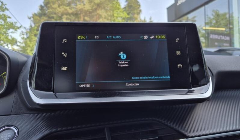 
								Peugeot 208 STYLE full									