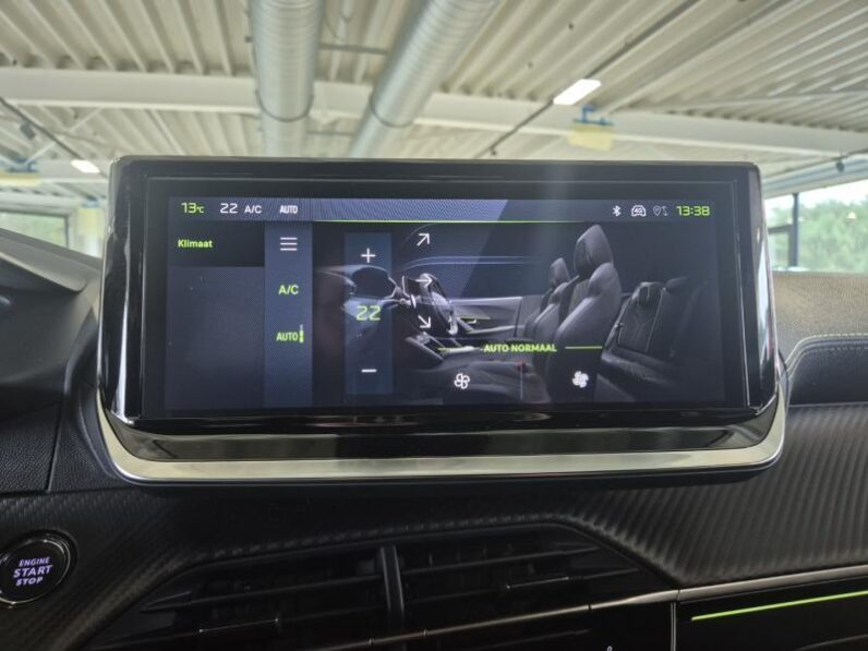 
								Peugeot 2008 GT ALCANTARA full									