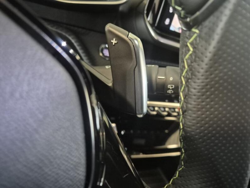 
								Peugeot 2008 GT ALCANTARA full									