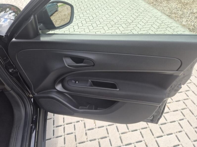 
								Fiat 600 MHEV full									