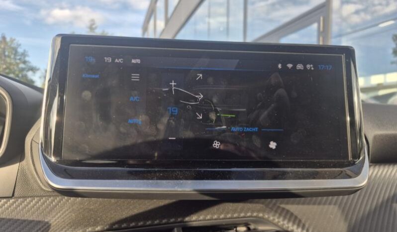 
								Peugeot 208 ALLURE full									