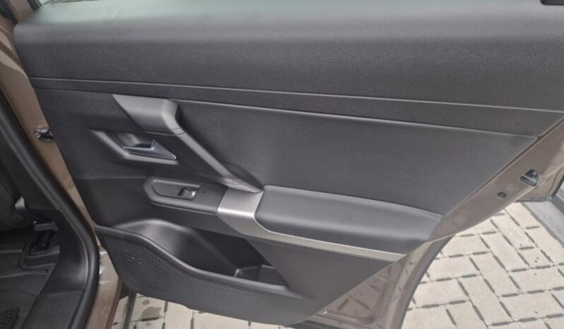 
								Jeep Compass ALTITUDE full									