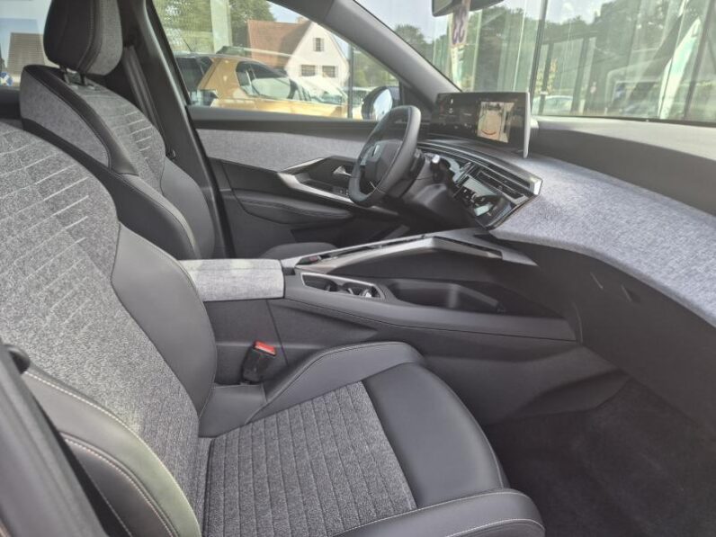 
								Peugeot 3008 ALLURE full									