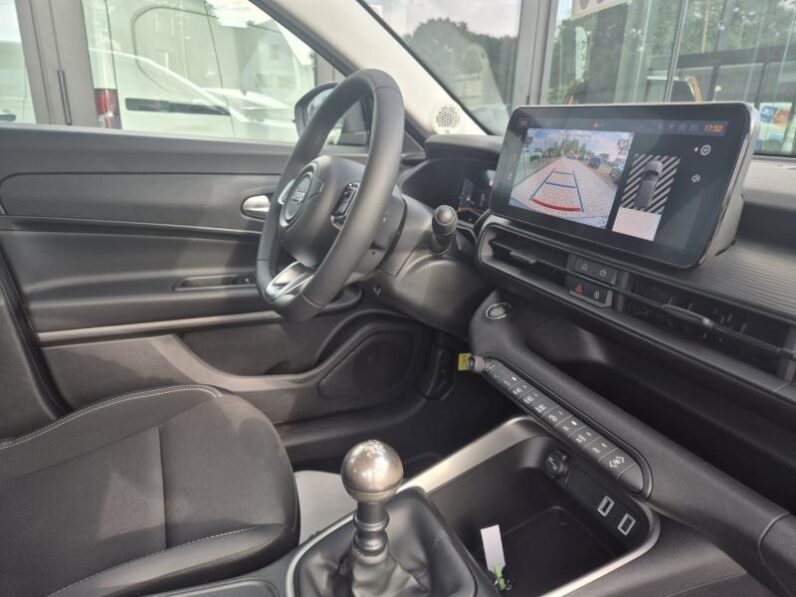 
								Jeep Avenger ALTITUDE full									
