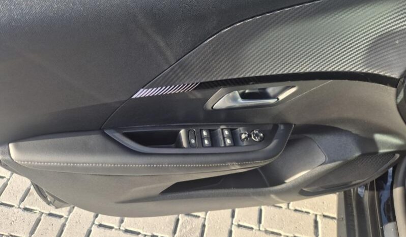 
								Peugeot 208 ALLURE full									