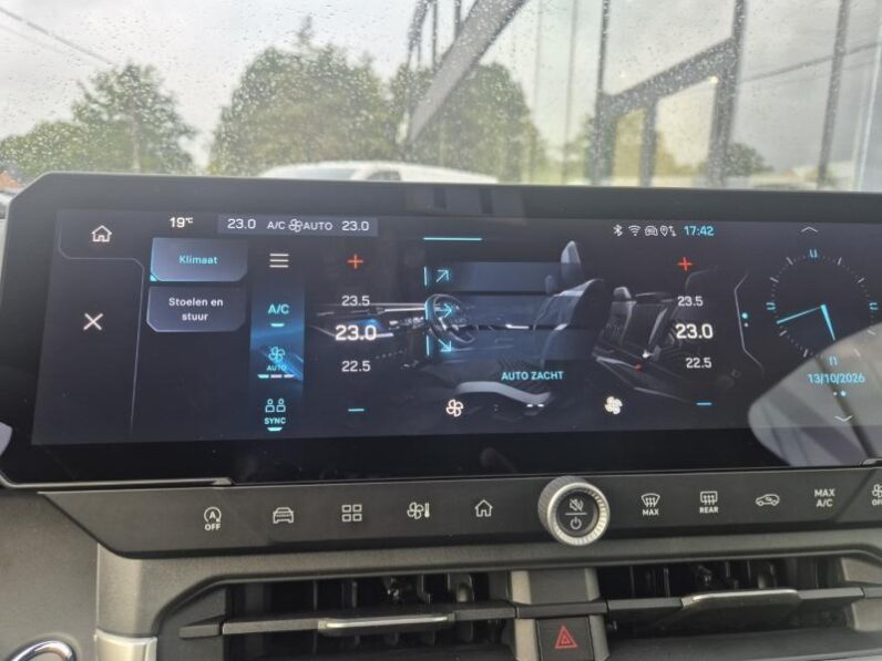 
								Jeep Compass ALTITUDE full									