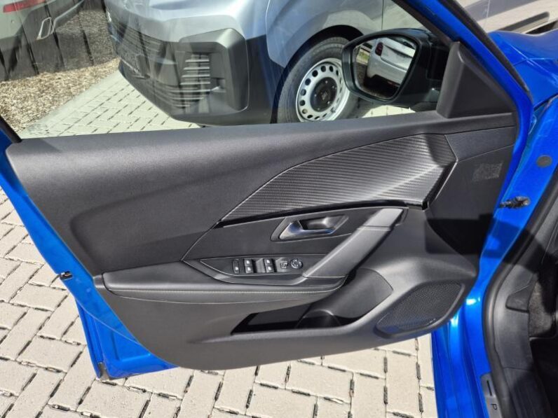 
								Peugeot 208 GT PANO 130 PK full									